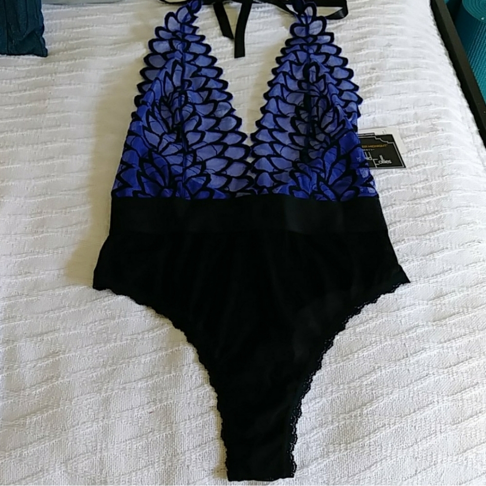 Hanky Panky Scalloped Edge Bodysuit NWOT
